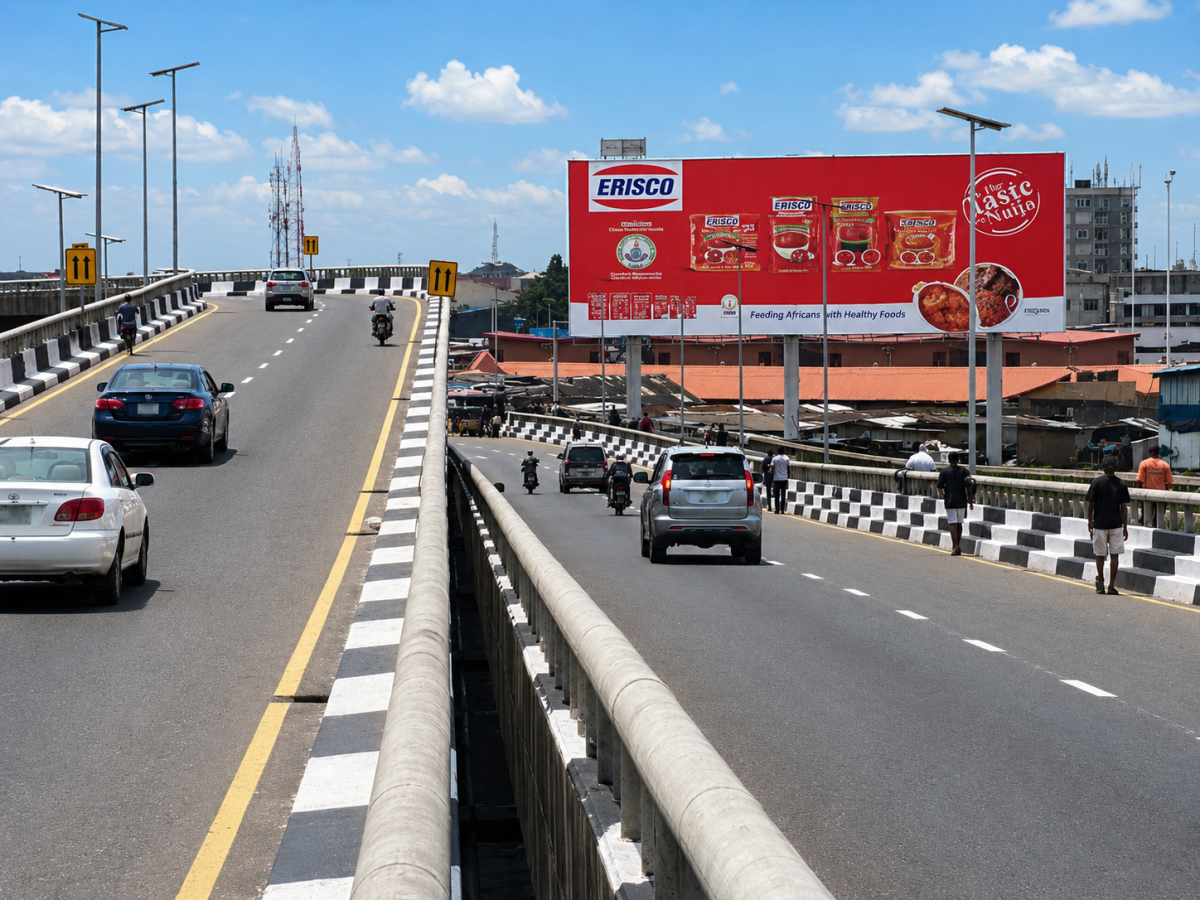 Located at Iddo facing traffic from Carter Bridge