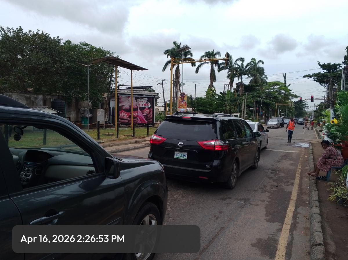 Joel Ogunnaike/Oba Akinjobi road Intersection: FTF From Inside Ikeja, Domestic & International Airports 