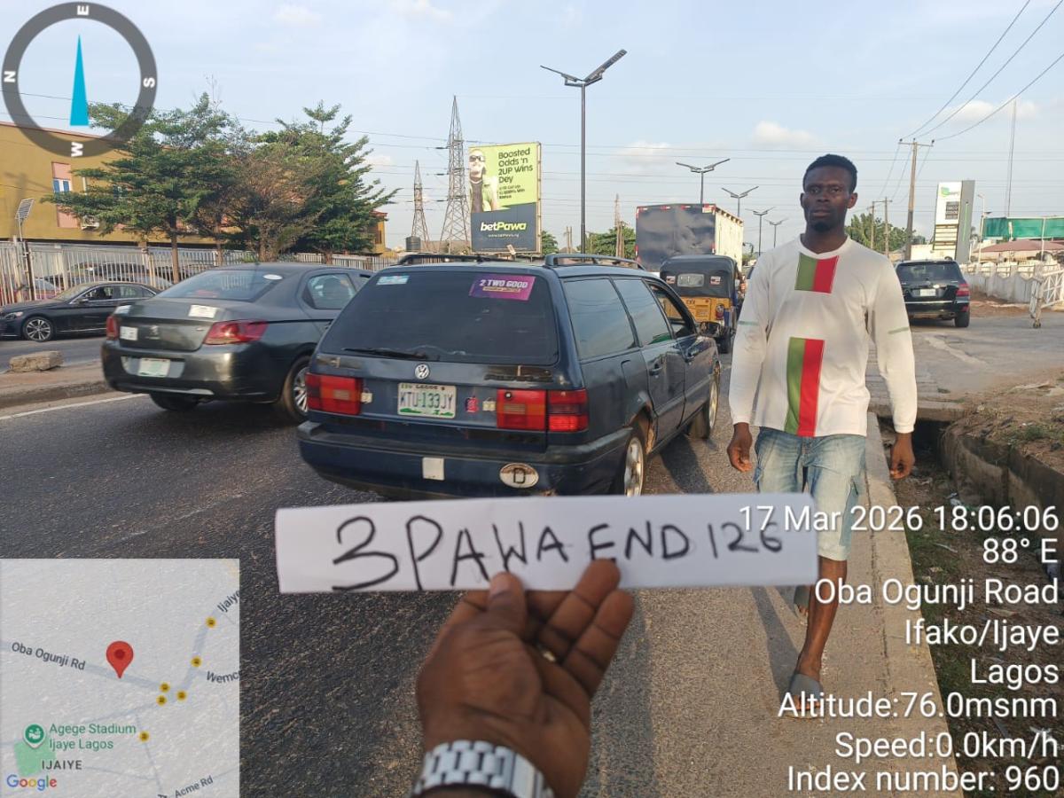 OBA OGUNJI FACING TRAFFIC TO OGBA